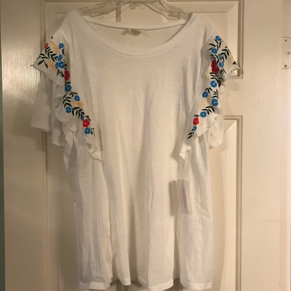Neesee’s White Top With Floral Ruffle Sleeves